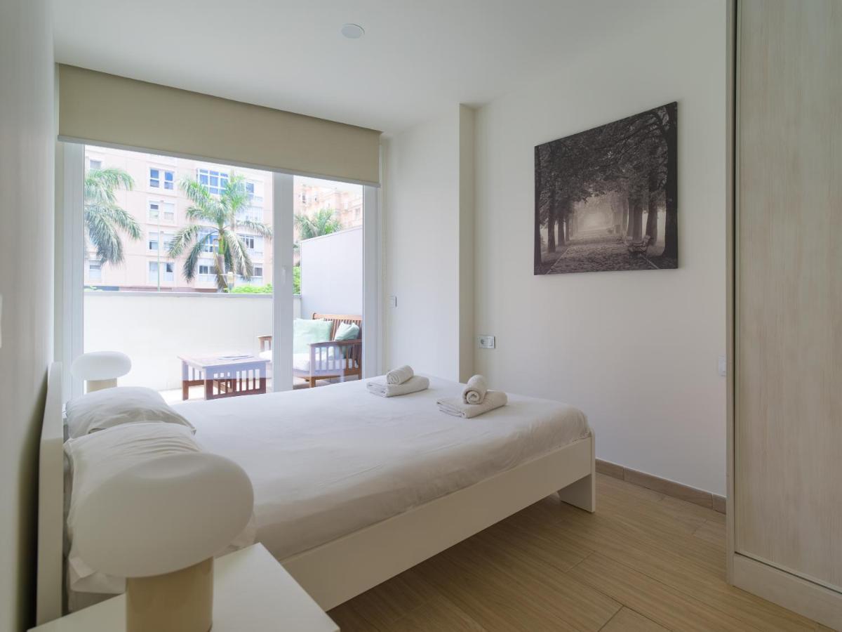 Homeforguest Apartamento Con Terraza Y Parking En Las Canteras Las Palmas de Gran Canaria Bagian luar foto