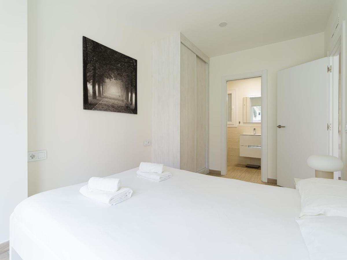 Homeforguest Apartamento Con Terraza Y Parking En Las Canteras Las Palmas de Gran Canaria Bagian luar foto
