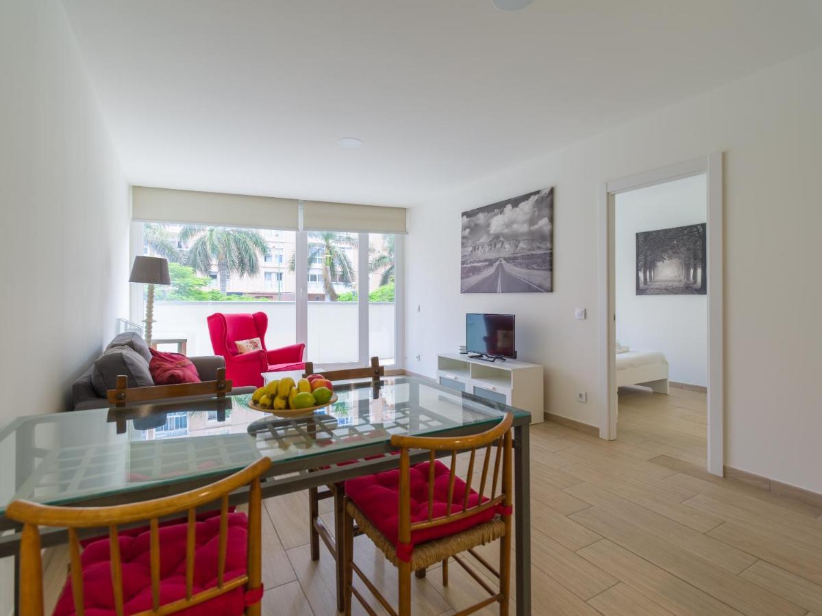 Homeforguest Apartamento Con Terraza Y Parking En Las Canteras Las Palmas de Gran Canaria Bagian luar foto