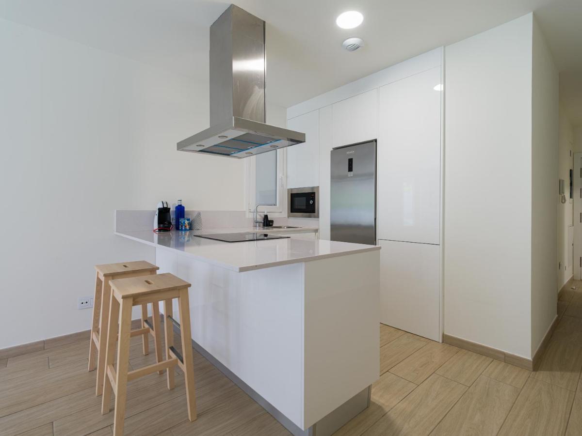 Homeforguest Apartamento Con Terraza Y Parking En Las Canteras Las Palmas de Gran Canaria Bagian luar foto